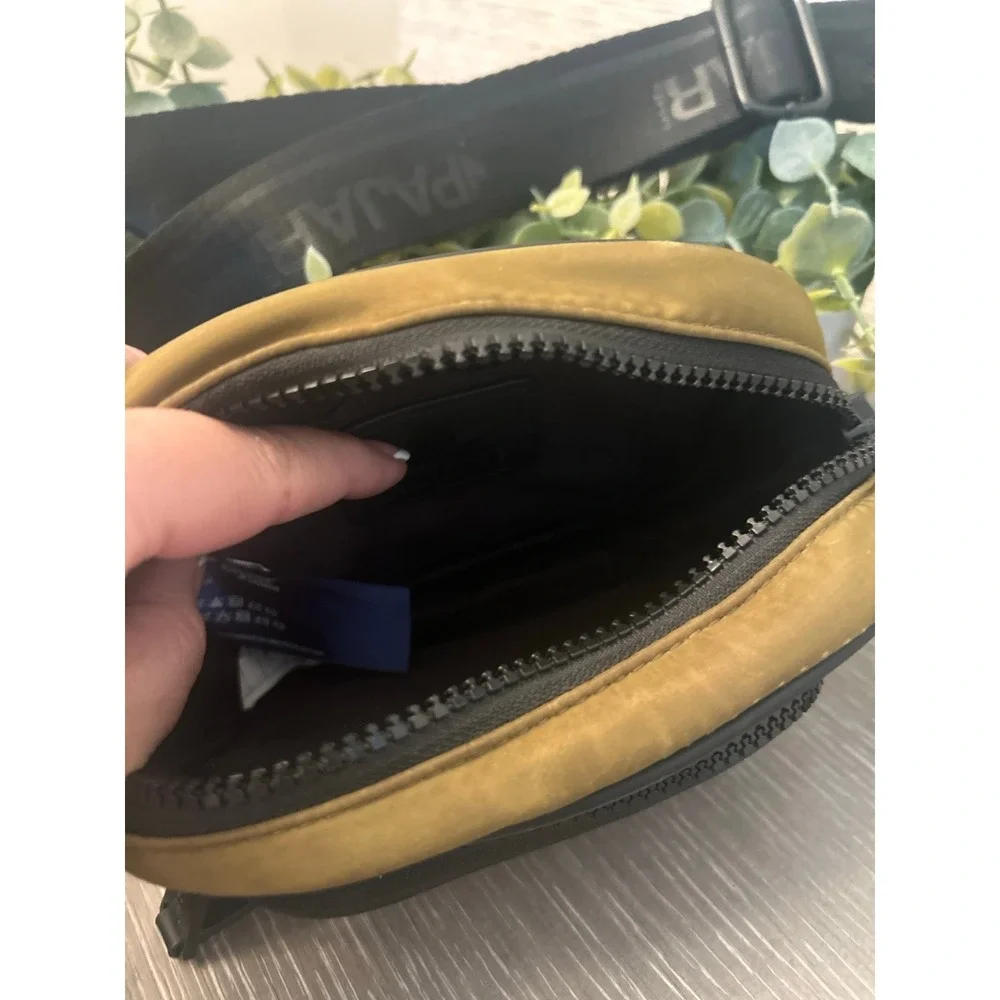 PAJAR CANADA‎ WATERPROOF CROSSBODY CAMERA BAG